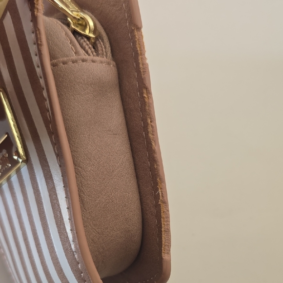 Disney Loungefly Dumbo Popcorn Bucket Keychain Coin Pouch - Picture 7 of 8